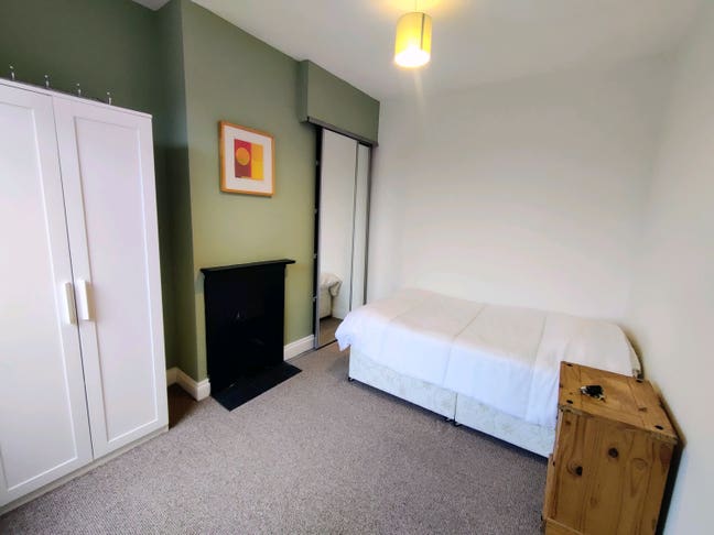 Spacious double furnished room in Abington NN1 Main Photo