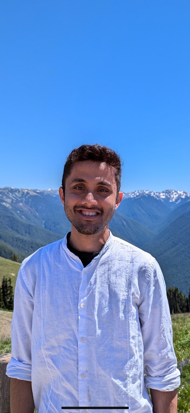 Looking for a flat and flatmate(s) Main Photo