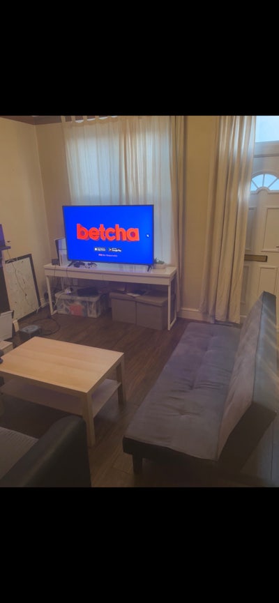 1 spacious double bedroom available to rent  Main Photo