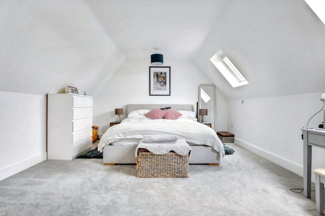 Very large room for rent just outside of Royston Main Photo