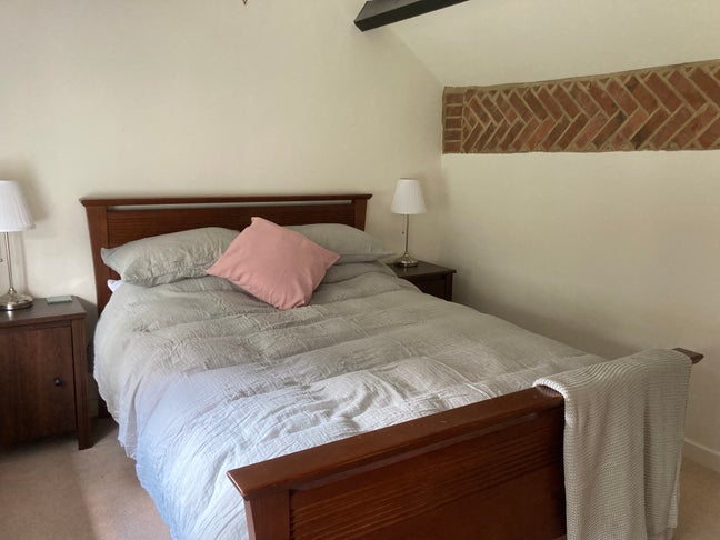 Dbl Room in lovely 2 bed cottage, near MK Main Photo