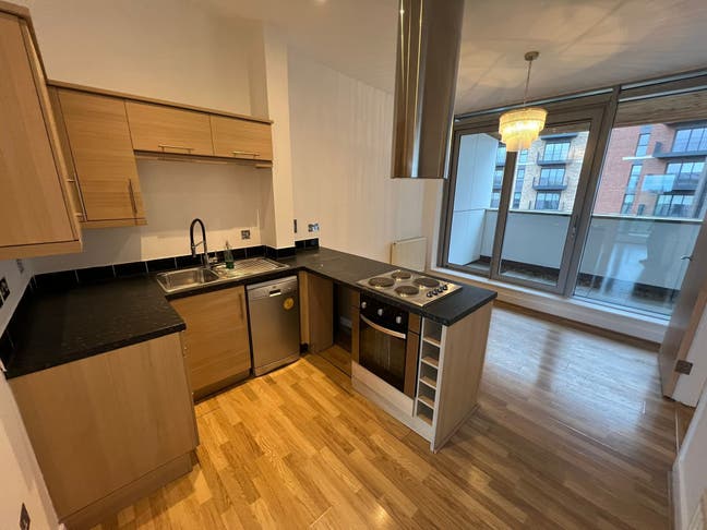 Stunning 2 Bedroom Flat - Barking Available  Main Photo