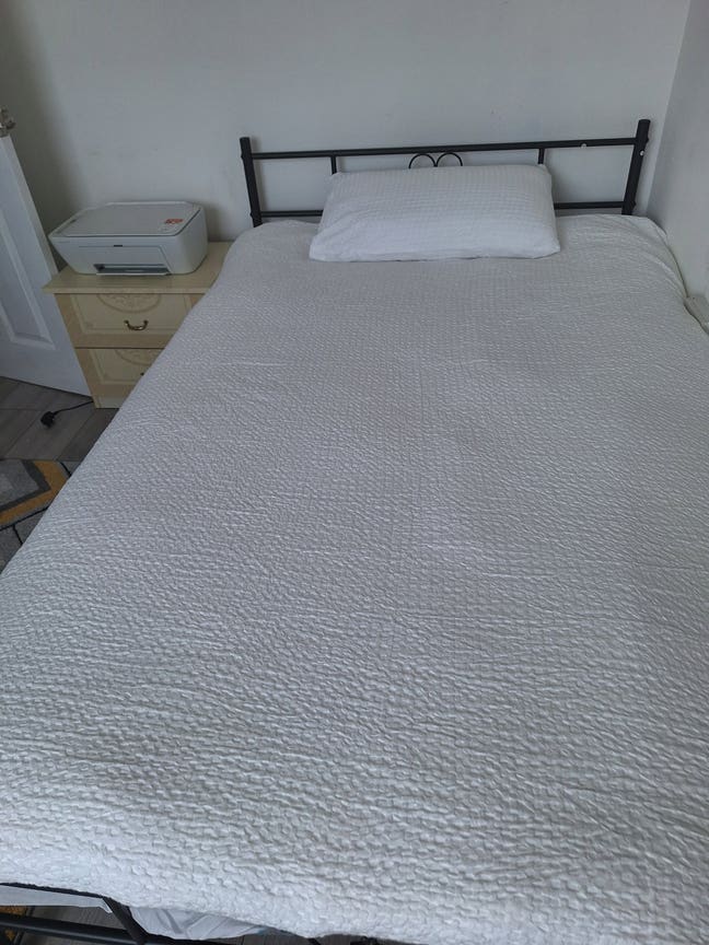 Double Furnished Room available Now Main Photo