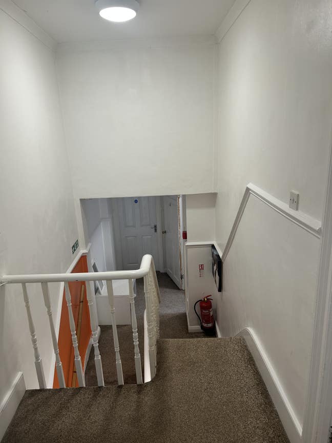 5 Rooms 3.5 Bathrooms  Main Photo