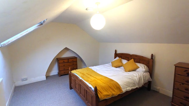 Spacious Room, Minutes from Northampton Centre Main Photo