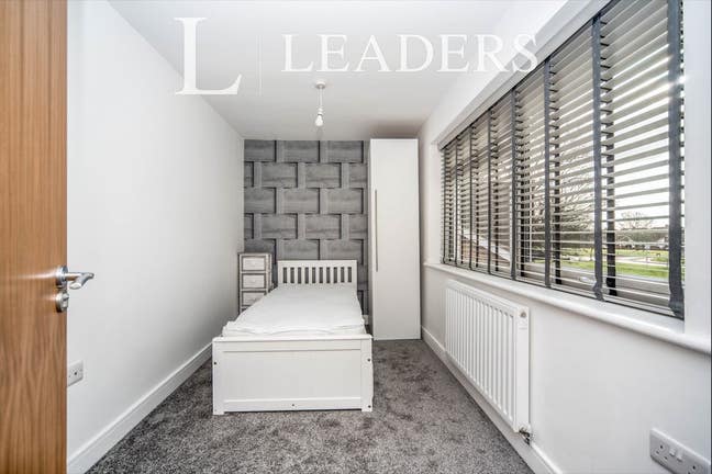 2 X Single Room to Let - No Deposit - Bedford Main Photo