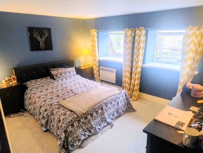King size bedroom in listed building  Main Photo