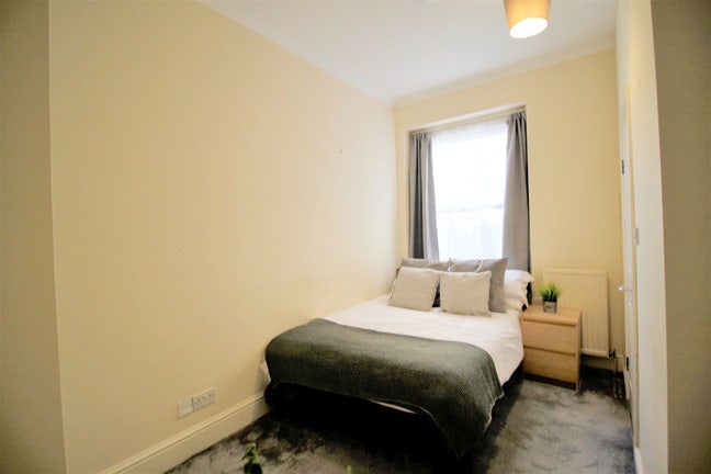 🔥Perfect Room from Young Professionals🔥 Main Photo