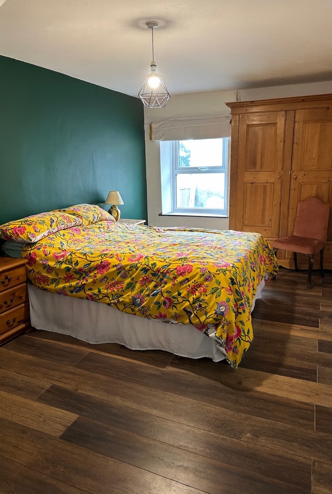 Double room in country cottage Main Photo