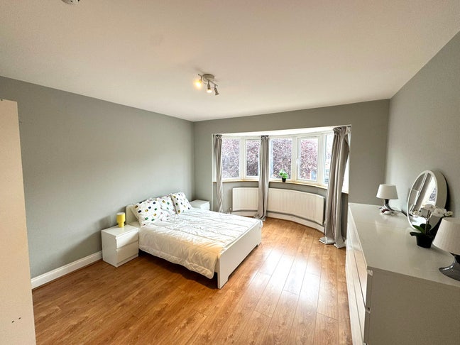 🎉  Large Room in a 5 stars house🎉 Main Photo