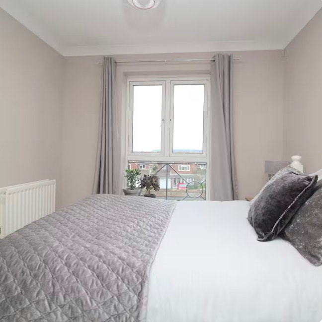 Beautiful 3 bedroom apartment on sovereign harbour Main Photo