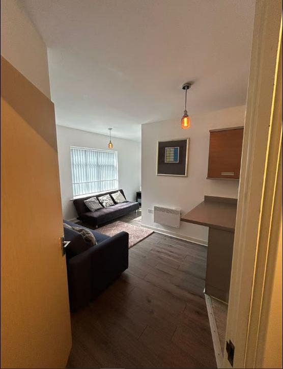 Spacious 1-Bed Flat for Rent – BH2 6AB Main Photo