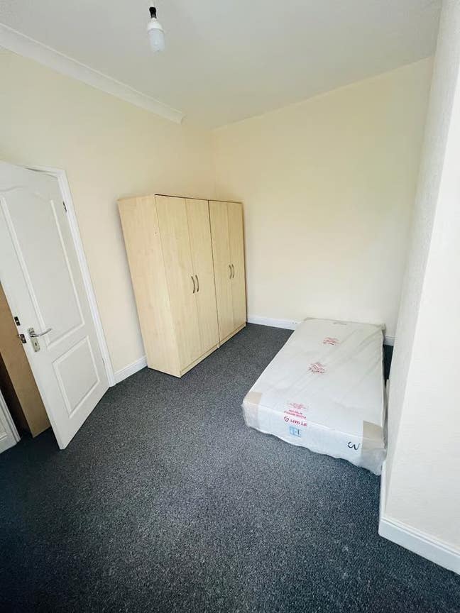 Double & Single Room Available –Birmingham B26 Main Photo