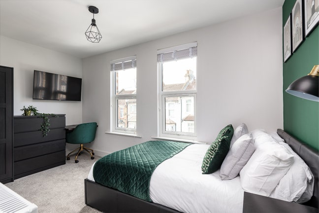 🎯 Ensuite Large Double Bedroom | Bills Inc Main Photo
