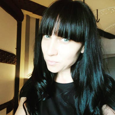 Im professional female looking for double roo... Main Photo