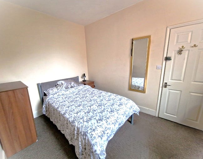 ⭐️Lovely room with "semi en-suite", Abington, NN1. Main Photo