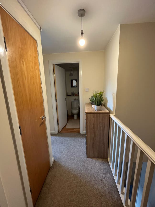 En-suite room available for rent.  Main Photo