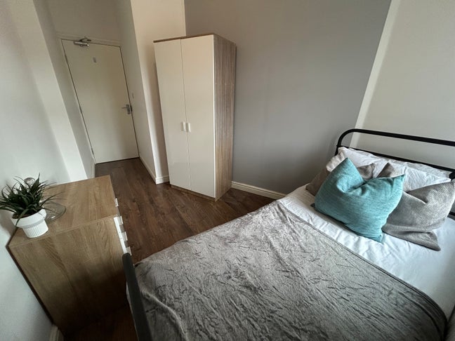 Brand New Rooms Available Main Photo