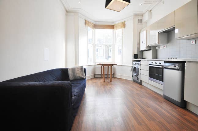Two bedroom garden bedroom flat in N16 Main Photo