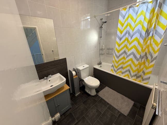 ⚡️ great Bedroom - 10 mins from Wandsworth town ⚡️ Main Photo