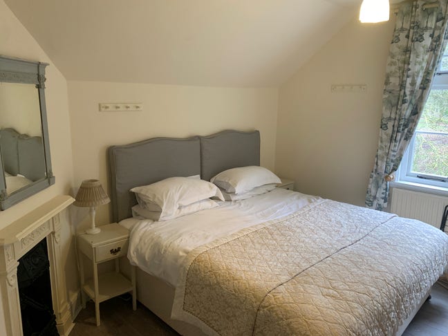 Double bedroom for single occupancy Main Photo
