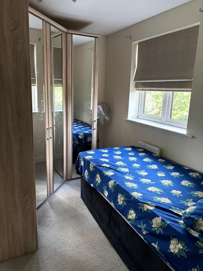 Room to let  Main Photo