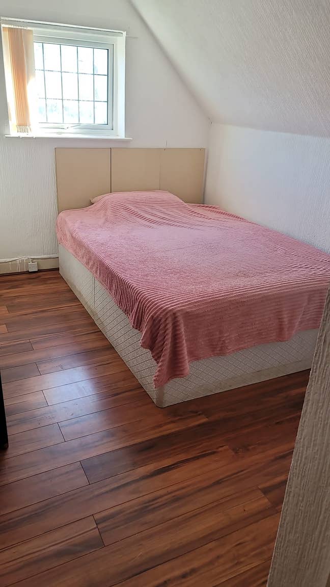 2 Seprate Rooms available on 1st Floor - UB2 5RS Main Photo