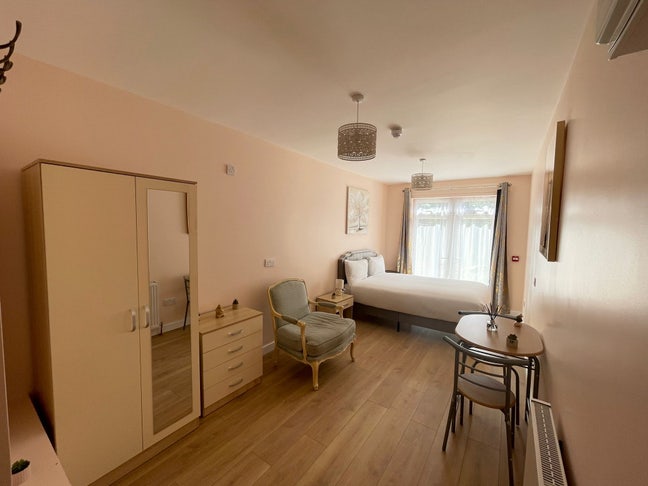 Stunning Brand new en-suite room Main Photo