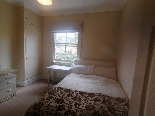 Large quiet double bedroom (19 Sq) in maisonette  Main Photo