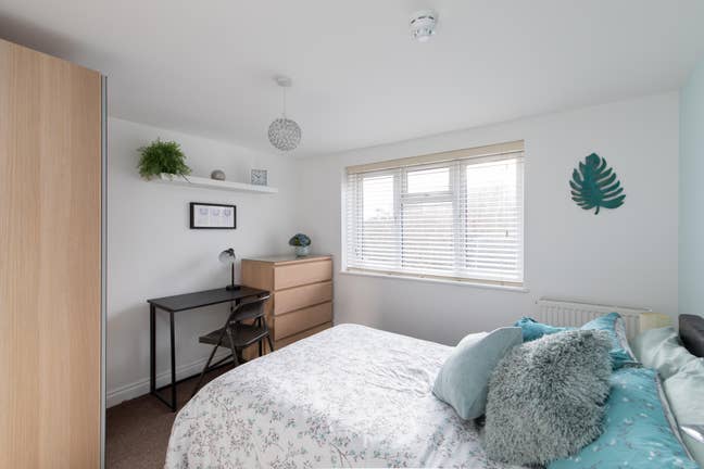 💻 Great Room/Fast Internet/Free Parking 🚘 Main Photo