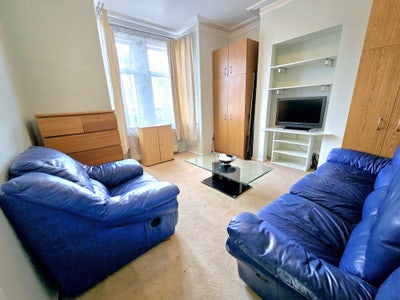 4-Bed House West Hendon NW9 Short or Long Stay Main Photo
