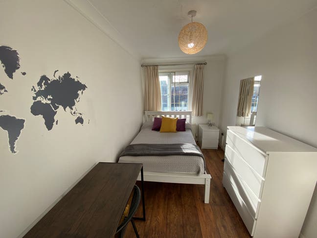 Modern, Clean, Safe, Secure Single Double (GC) Main Photo