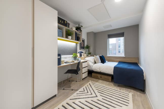 Spacious Ensuite + Facilities Near Uni + Cc Main Photo