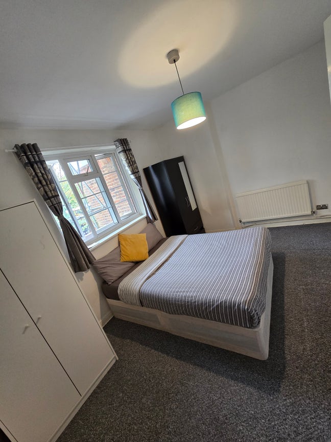 Room for rent  Main Photo