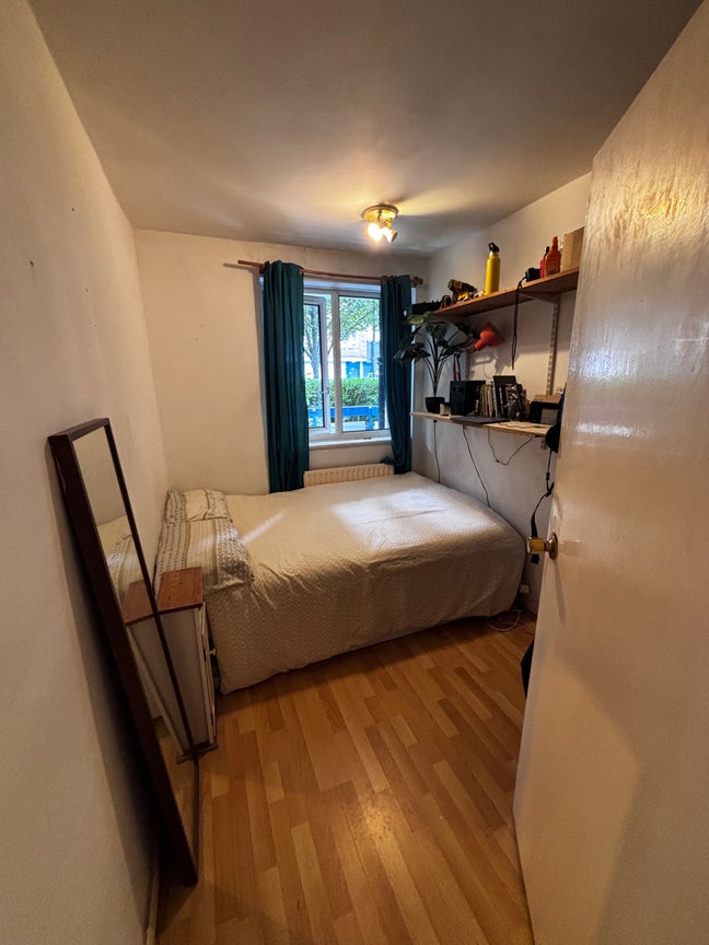 Room available in shared flat. Huge garden.  Main Photo