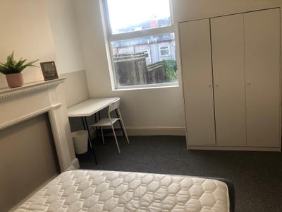 One Room Available Now (Annesley Road) Main Photo