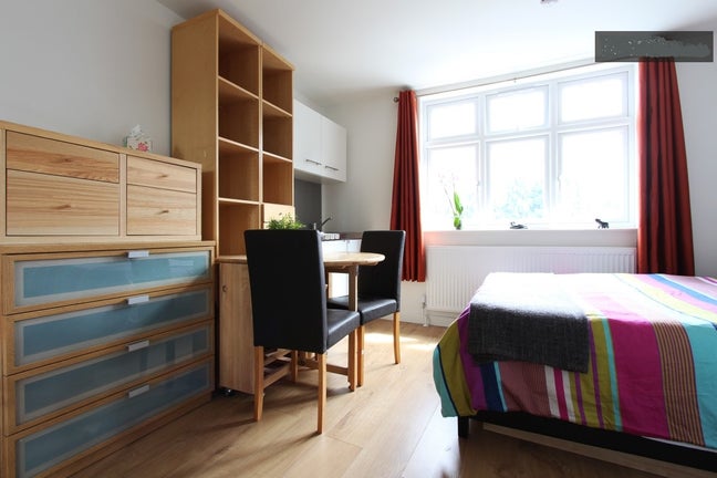 ⭐️Lovely Studio/Available Now/in Golders Green⭐️ Main Photo