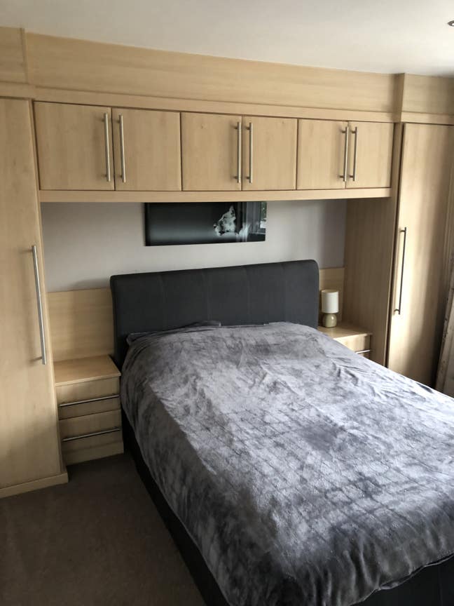 Fully furnished double room in family home  Main Photo