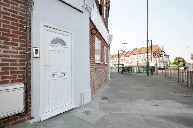 Double Room to Rent in Neasden Main Photo