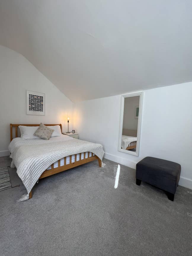 Great doubles rooms at Wimbledon  Main Photo