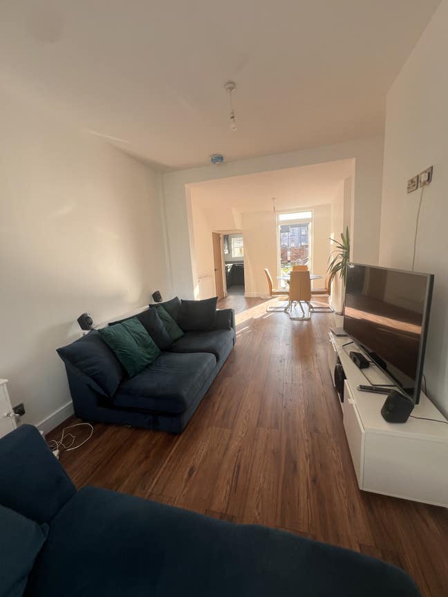 Large Double Room with Superking bed.  Main Photo