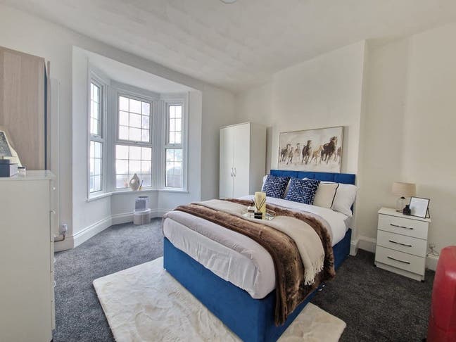 Stunning Double | 12 Mins From Westfield Main Photo
