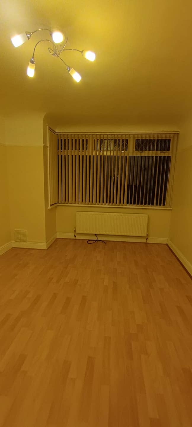 Large Double bed room  Main Photo