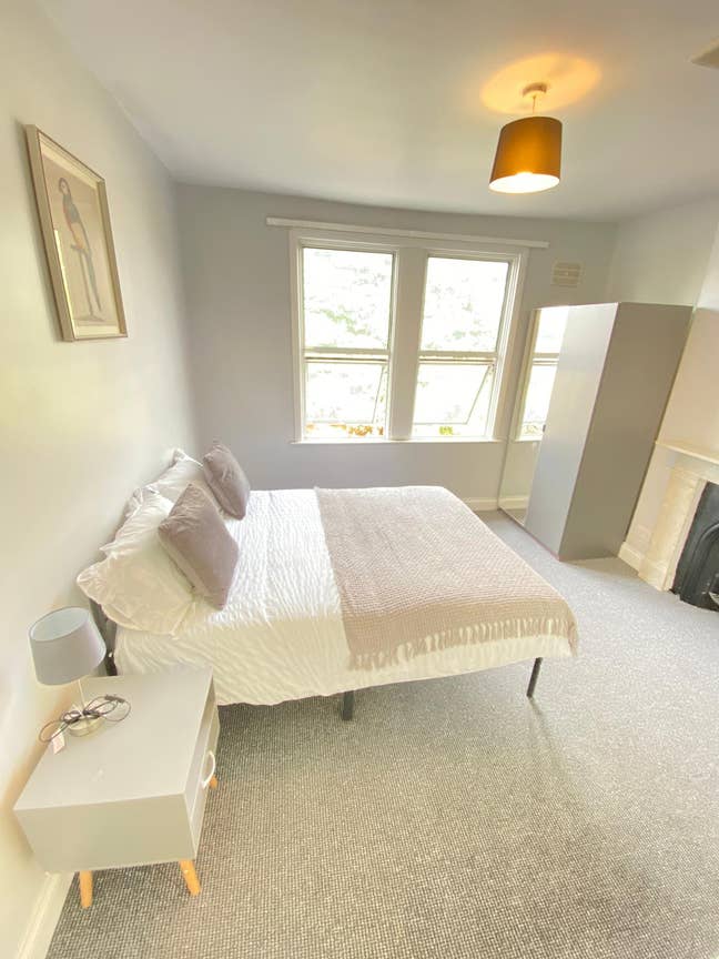 Spacious Rooms Lovely House With Garden Bills incl Main Photo