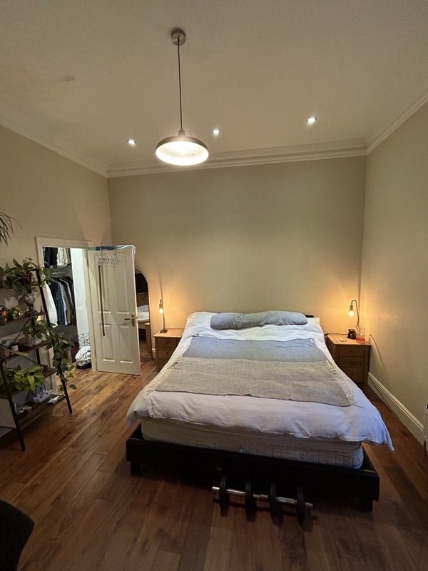 Large Double Room in Clapham, Part Furnished (bed) Main Photo