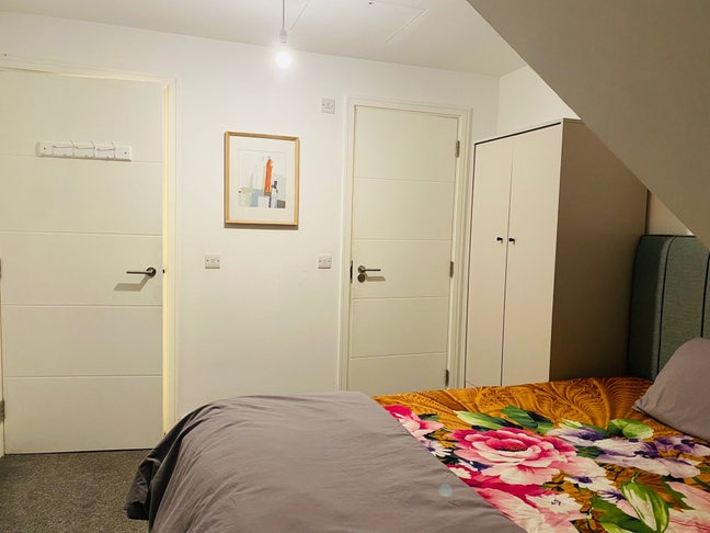 Double en-suite room to rent in Sittingbourne Main Photo