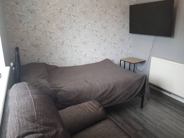 Nice clean double room Main Photo