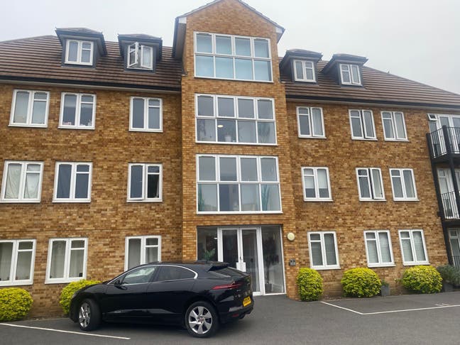 1 Bed Penthouse Flat in Golden Triangle Main Photo