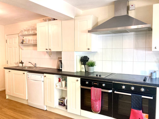 ✅💛✅ Ready for Your Next Move? Available Now ✅💛✅ Main Photo