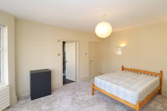 Large Double Room in Golders Green Main Photo